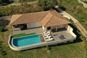 Villa climatisée avec piscine